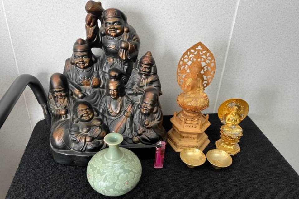 岡山市中区海吉:木彫り,仏像,置物,花瓶,工芸品など多数を店頭査定,買取しました。の画像