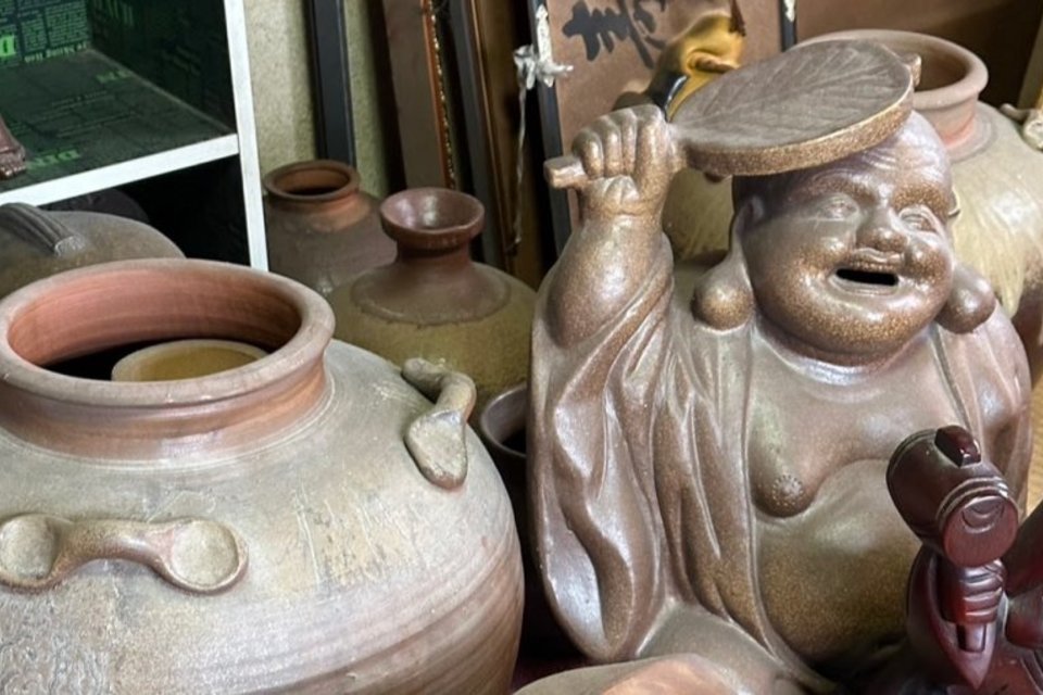 岡山県玉野市:備前焼,壷,甕,置物,木彫り,仏像,骨董品など多数を出張買取しました。の画像