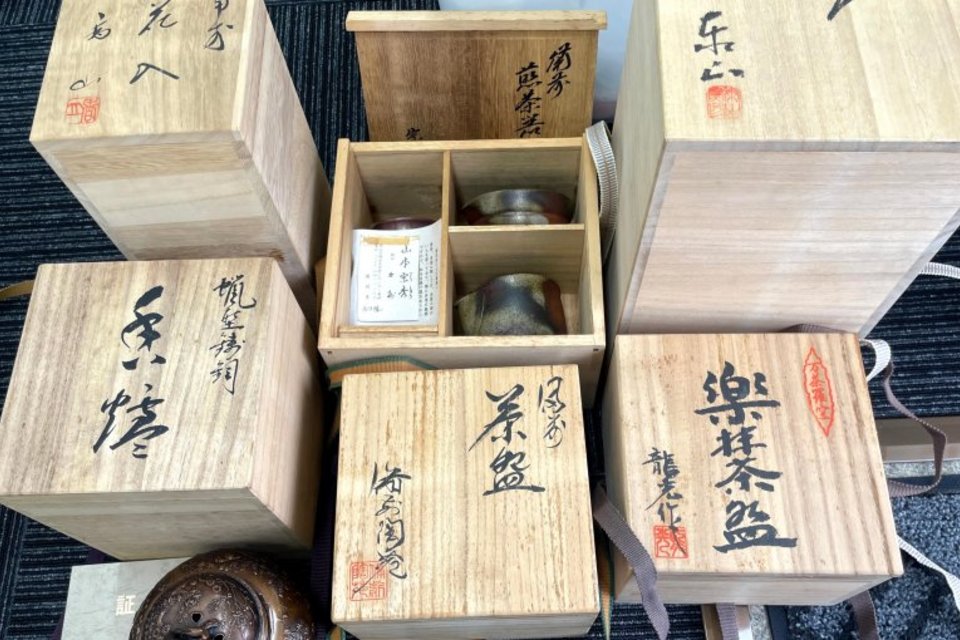 岡山県総社市窪木:備前焼,煎茶器,酒器,花器,壷,香炉など多数を店頭査定,買取(持ち込み)しました。の画像