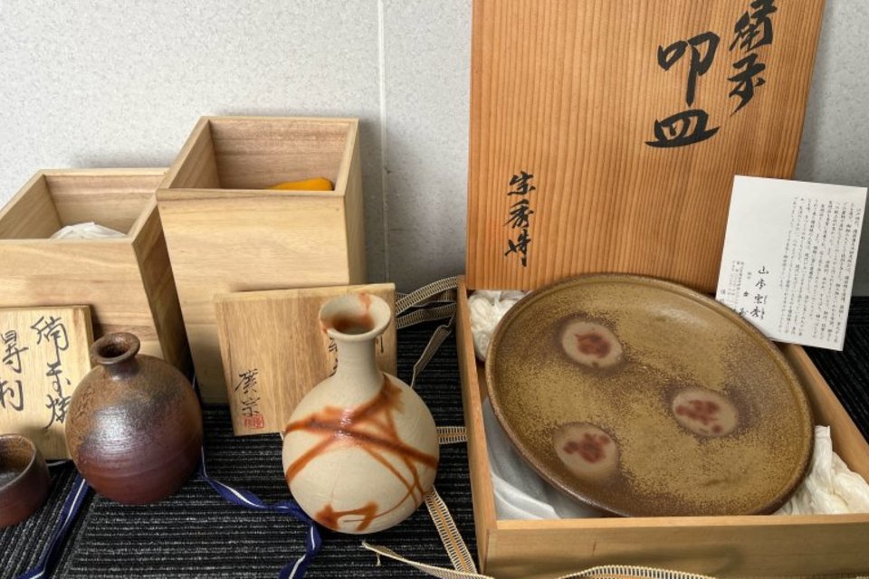 倉敷市真備町川辺:備前焼,皿,茶碗,徳利,盃など多数を店頭査定,買取(持ち込み)させて頂きました。の画像