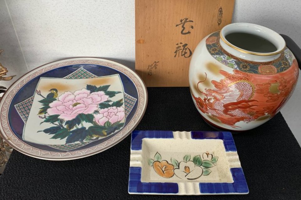 倉敷市矢部:九谷焼,備前焼,萩焼,花瓶,皿,置物,煎茶碗など多数を店頭査定,買取(持ち込み)させて頂きました。の画像