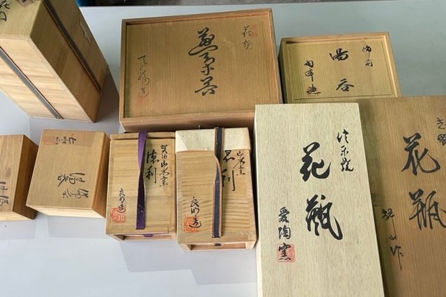 岡山市北区辛川市場:備前焼,煎茶道具,壷,花入,徳利,湯呑,置物など多数を店頭査定,買取(持ち込み)させて頂きました。の画像