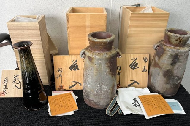 総社市真壁:備前焼,花瓶,煎茶道具,煎茶碗,急須など多数を店頭査定,買取(持ち込み)させて頂きました。の画像
