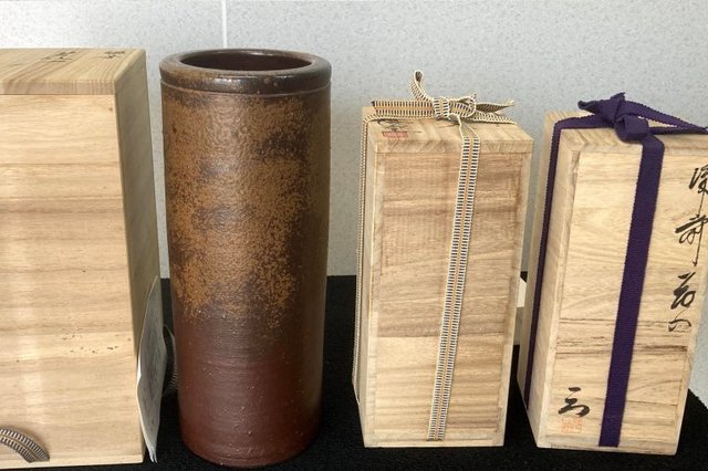 岡山市北区撫川:備前焼,花器,茶道具,花瓶,茶碗,壷,鉢,皿など多数を店頭査定,買取(持ち込み)しました。の画像