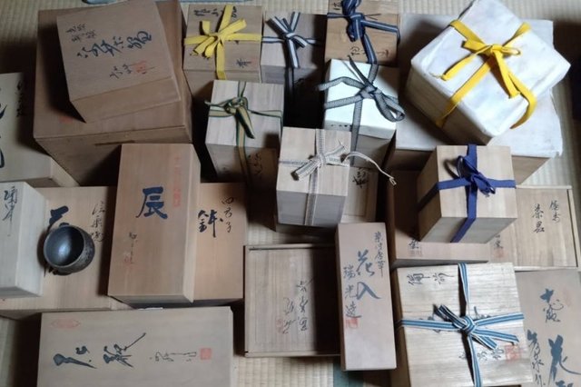 浅口市鴨方町:香炉,茶道具,備前焼,煎茶道具,茶道具,茶碗,掛軸など多数を出張査定,買取(訪問)しました。の画像
