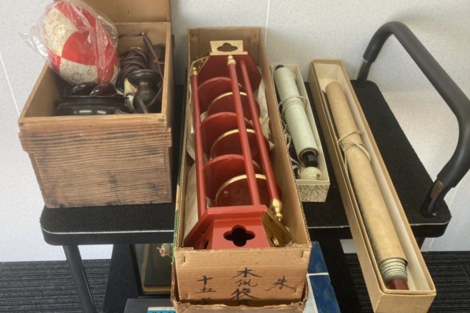 岡山市北区学南町:仏具,掛軸を店頭査定,買取(持ち込み)しました。の画像