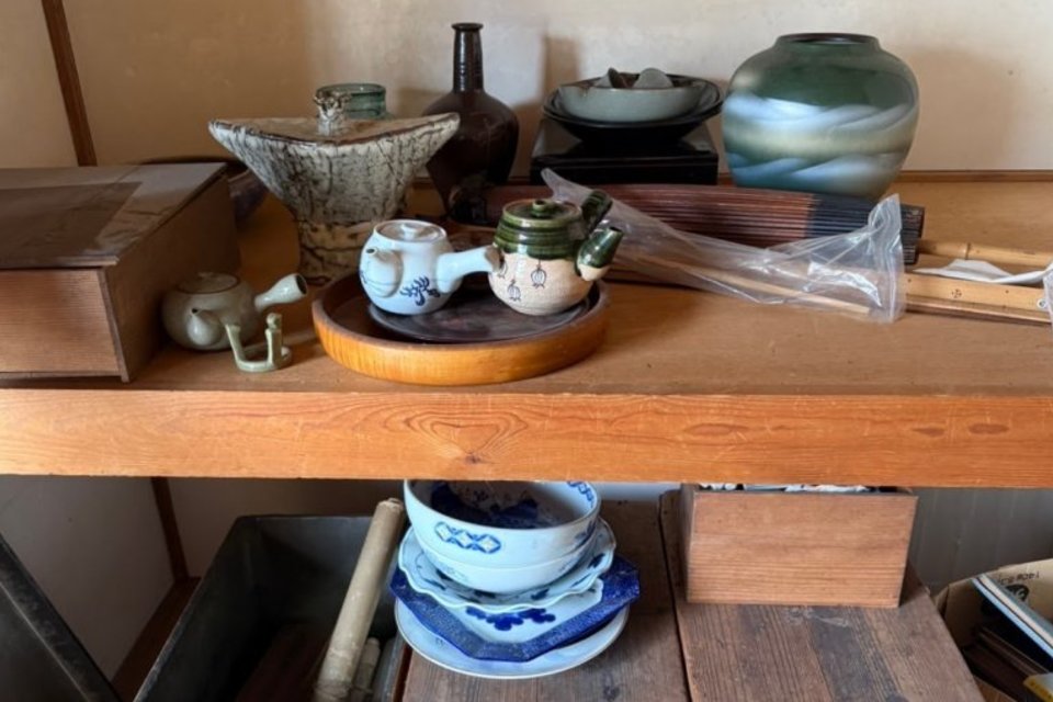 浅口市鴨方町:備前焼,織部,染付,茶道具,茶碗,花瓶,急須,皿,鉢,番傘,掛軸など多数を出張査定,買取(訪問)させて頂きました。の画像