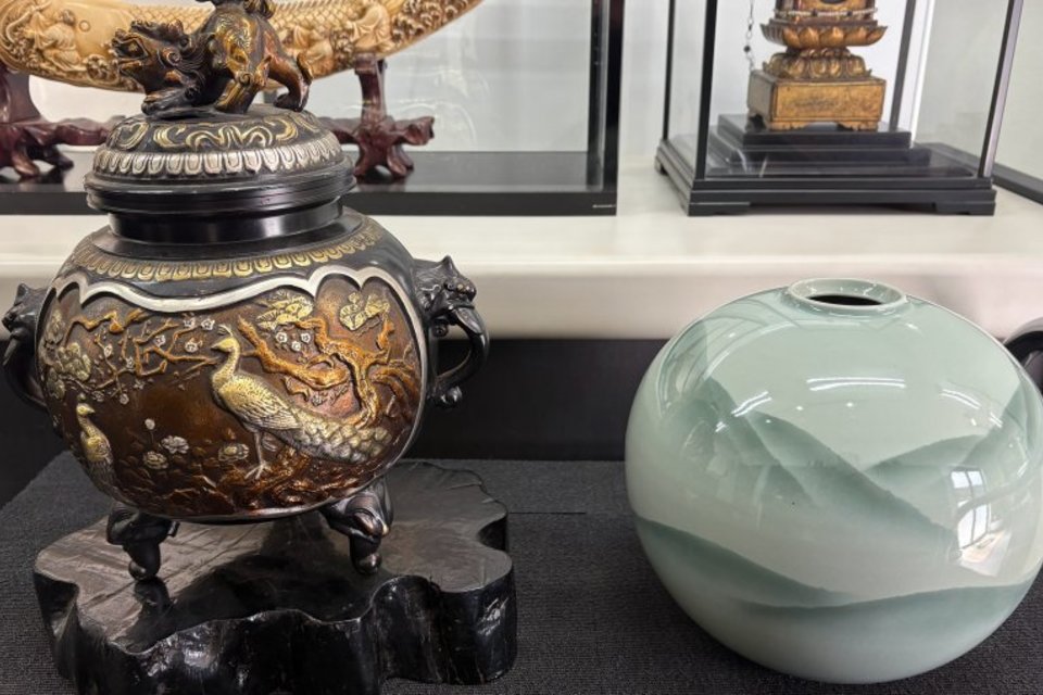 岡山市中区網浜:九谷焼,花瓶,花器,香炉などを店頭査定,買取(持ち込み)させて頂きました。の画像