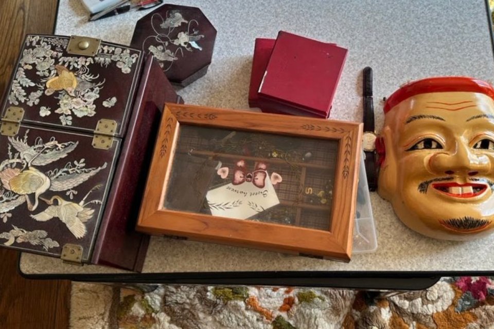 岡山市北区高柳:備中神楽面,工芸品,置物,花瓶など多数を出張査定,買取(訪問)致しました。の画像