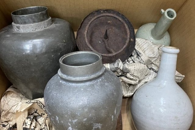 倉敷市真備町:古錫,煎茶道具,茶入,白磁,徳利,花瓶など多数を店頭査定,買取(持ち込み)させて頂きました。の画像