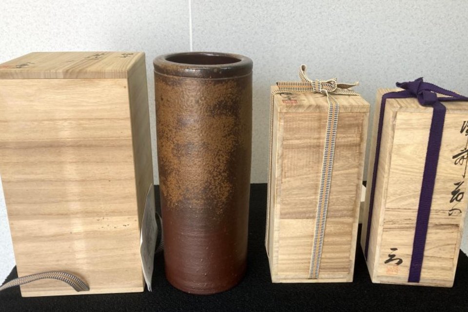 岡山市北区吉備津:備前焼,茶碗,花器,花瓶など多数を店頭査定,買取しました。の画像