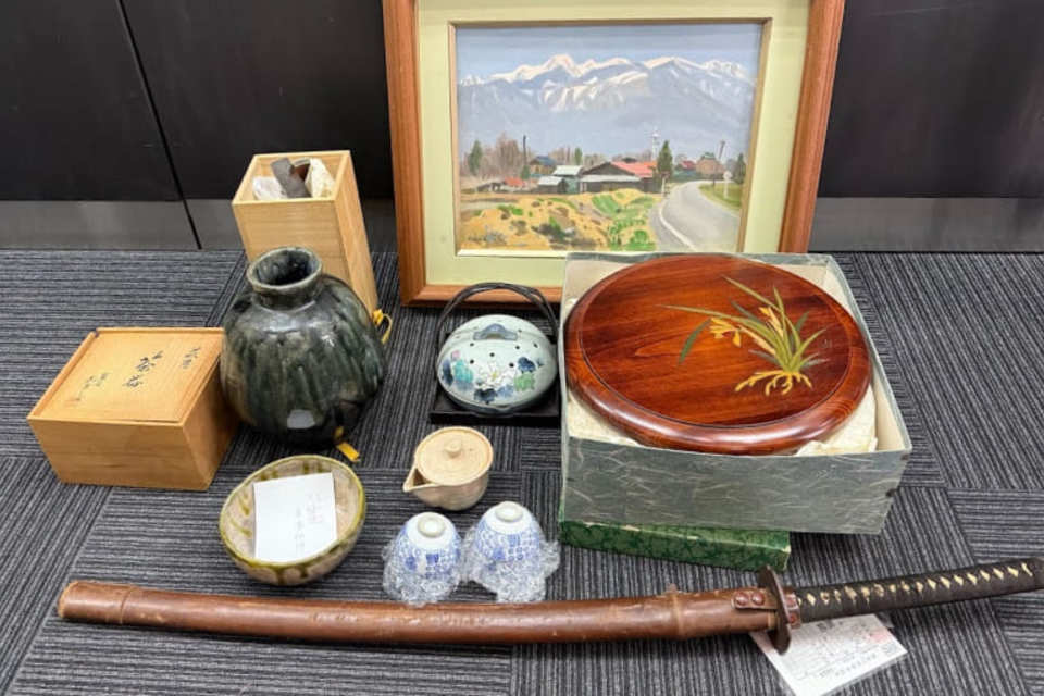 【倉敷市上東店】刀剣、美術品、煎茶道具、焼物、工芸品、など多数を店頭査定、買取（持ち込み）しました｜蔵の美の画像