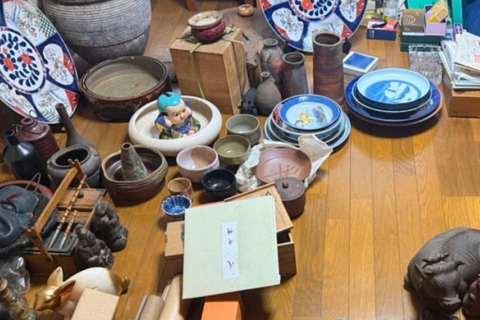 【岡山県南区】備前焼、大皿 、花入れ 、徳利 、工芸品、抹茶茶碗他などを出張買取の画像