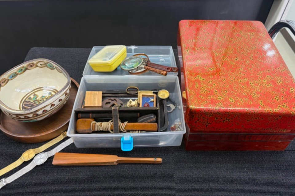 【倉敷市：蔵の美本店】工芸品、鉢、刀の鍔、漆器など多数を店頭査定、買取（持ち込み）しましたの画像