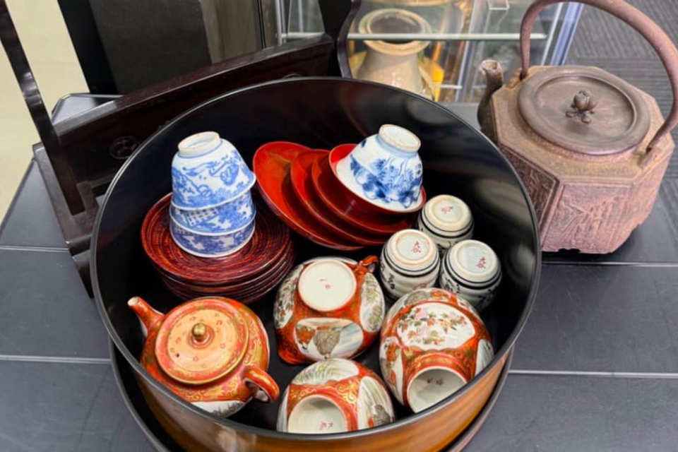 【倉敷市：蔵の美本店】煎茶道具、鉄瓶、急須など多数を店頭査定、買取（持ち込み）しましたの画像