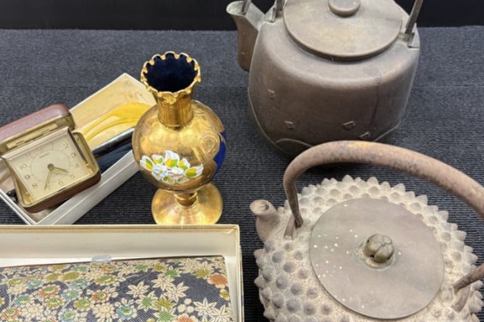 【倉敷市：蔵の美本店】鉄瓶、煎茶道具、工芸品、貴金属などを店頭査定、買取（持ち込み）しましたの画像