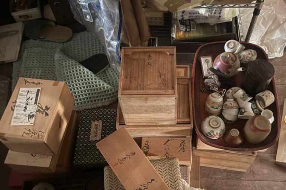 【出張買取のご案内】実家の片付けや蔵の整理でお困りの方へ。大切にされてきたお品物を、次の世代へ繋ぐお手伝いをいたしますの画像