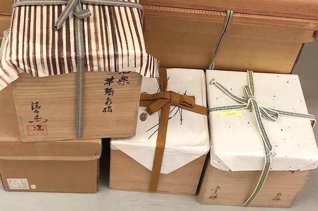 岡山県岡山市北区のお客様にご来店いただき茶道具,茶碗,水指を店頭買取させていただきました。の画像