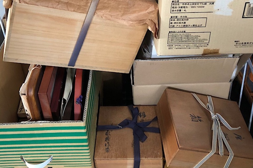 岡山県浅口市鴨方町のお客様宅にお伺いし茶道具,陶器,花瓶,絵画を出張買取させていただきました。の画像