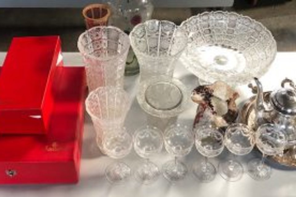 倉敷市玉島:西洋食器,花入などを店頭査定、買取させて頂きました。の画像
