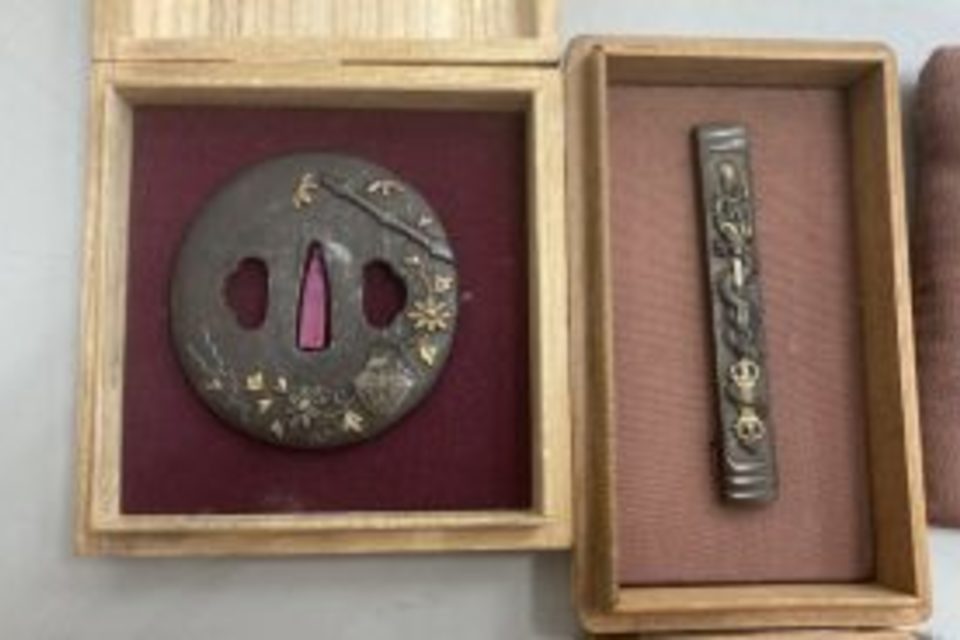 総社市:武具,鍔,外装,などを店頭査定いたしました。の画像